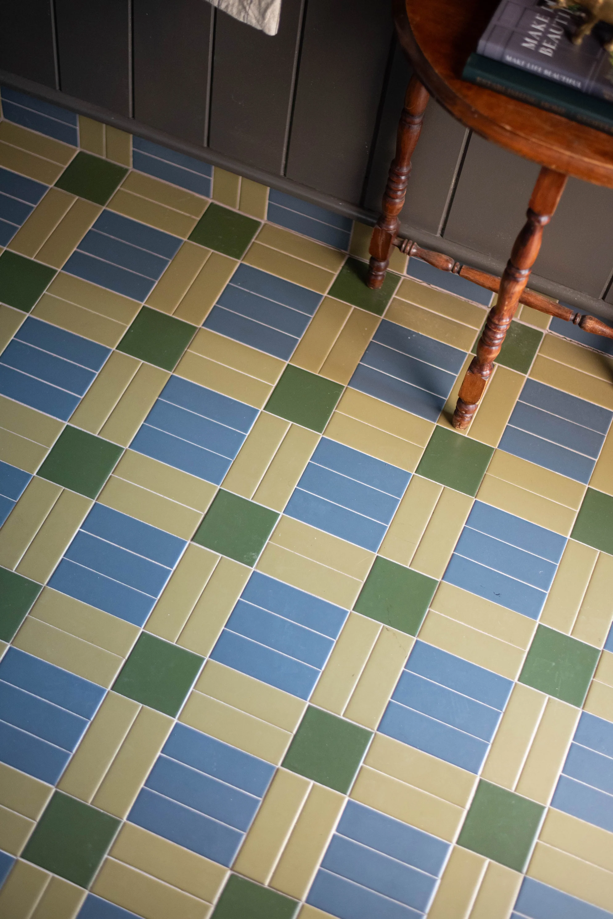 4x4 Natural Press Ceramic Tile in Green Apatite Matte - Rockland Interiors Inc.