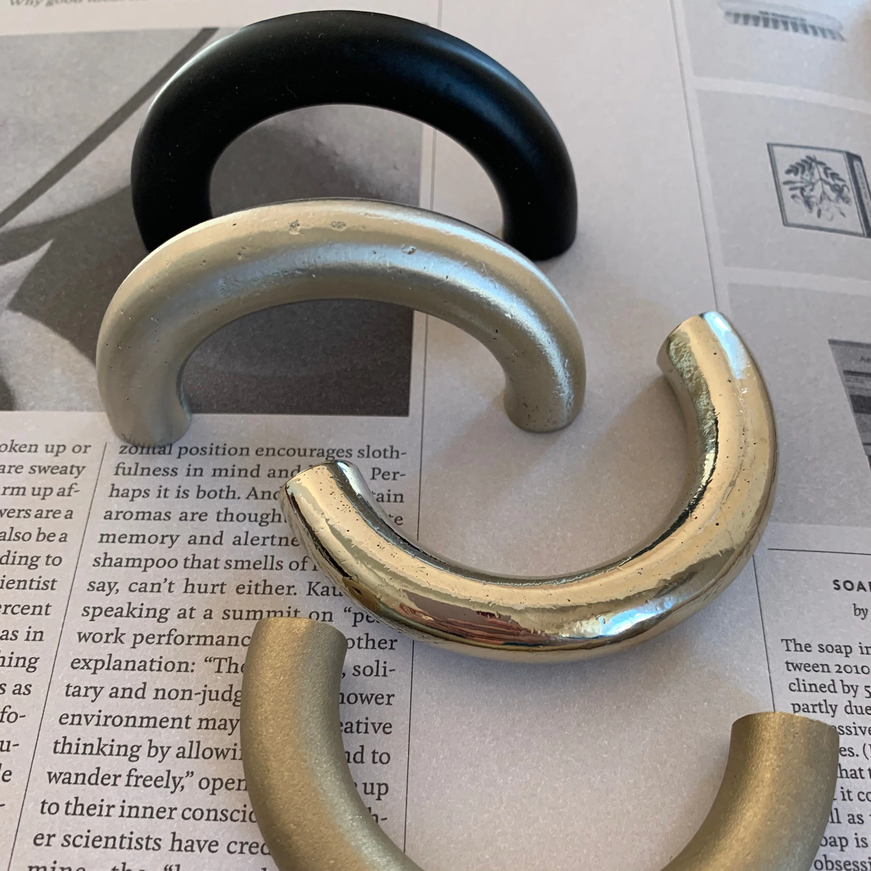 Cercle Pull Thin Long - Rockland Interiors Inc.