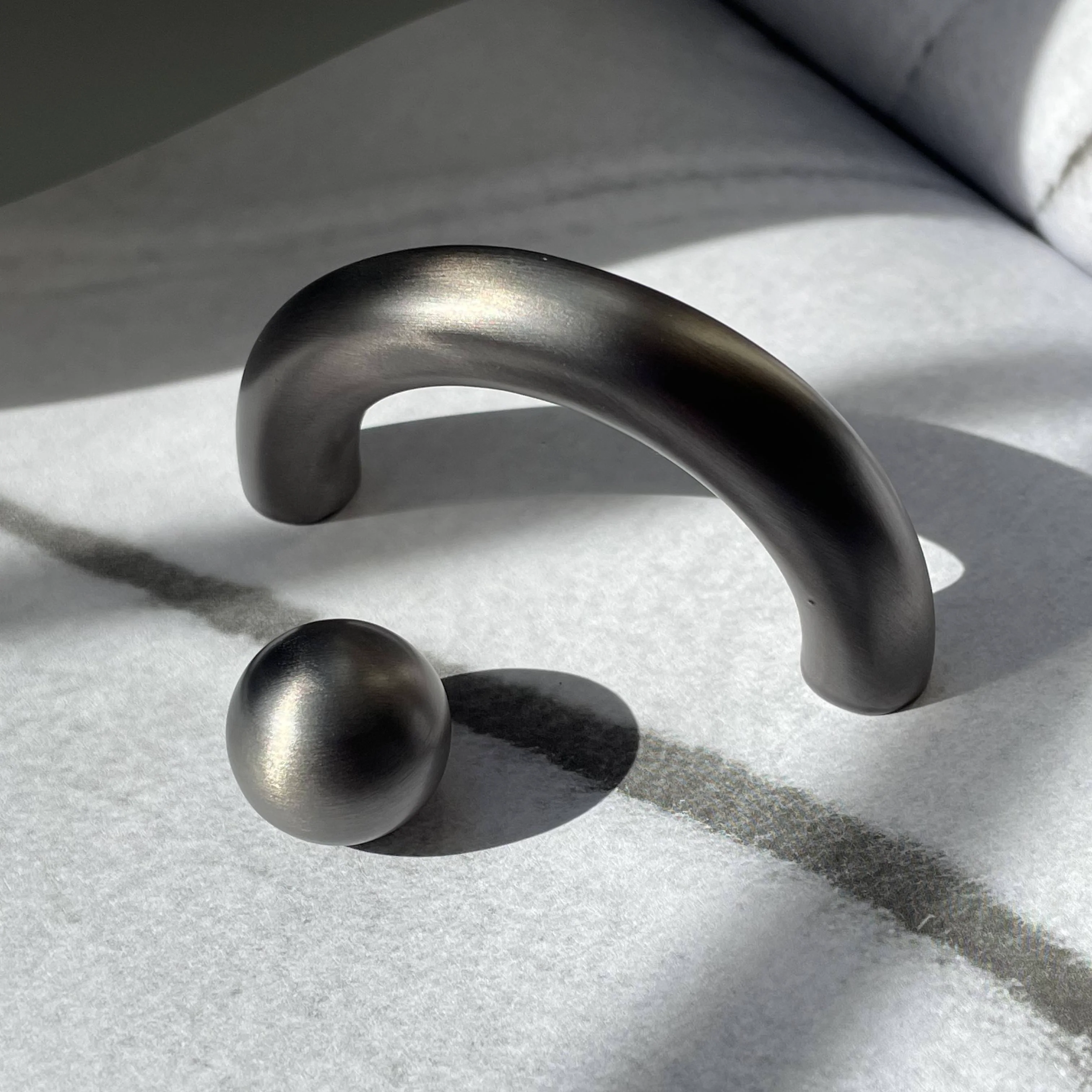Cercle Pull Thin - Rockland Interiors Inc.